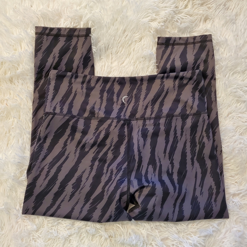 ZYIA Kids Black and Gray Leggings 8-10